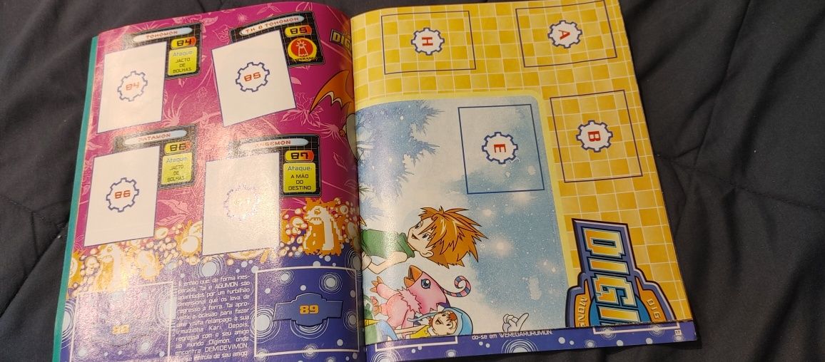 Caderneta Digimon panini