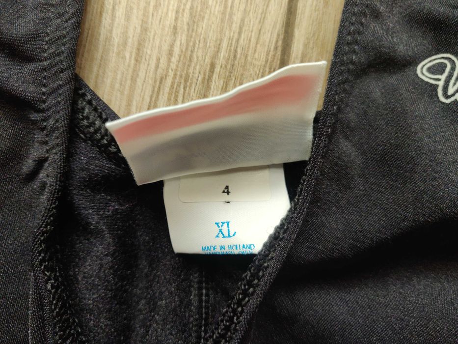 Спортивный  комбинезон Wings  sport wear Xl (Holland) черного цвета.