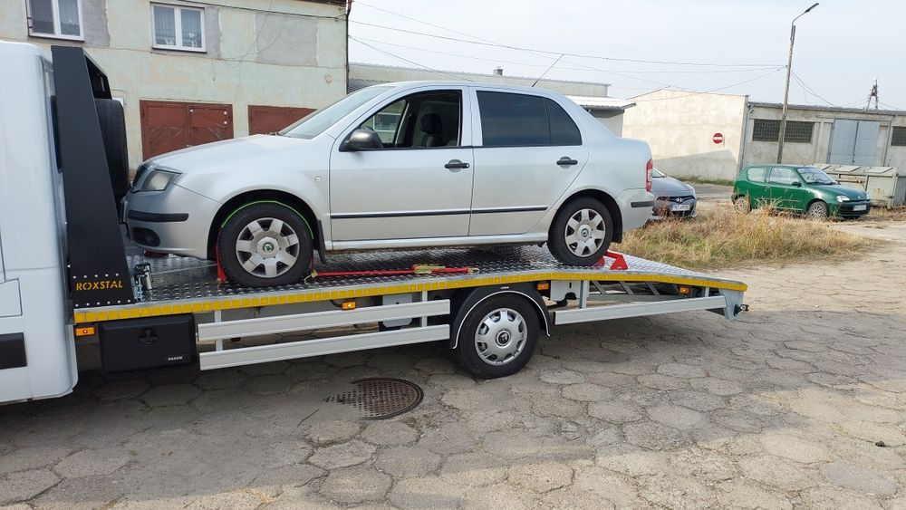 Autolaweta Laweta Autopomoc Transport Przewóz Pojazdów