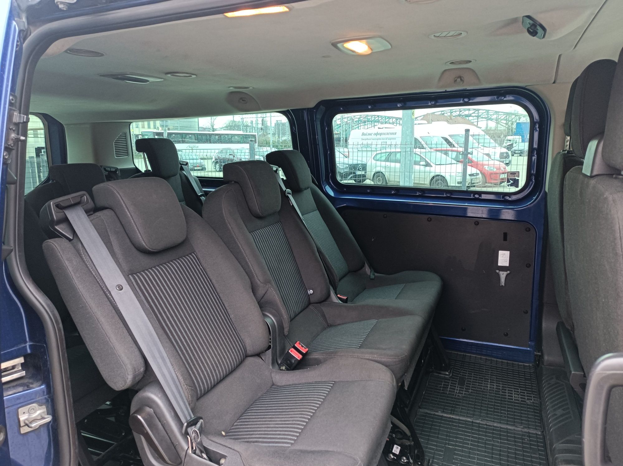 Bus 9 osobowy Wynajem Wypożyczenie Ford Transit Custom