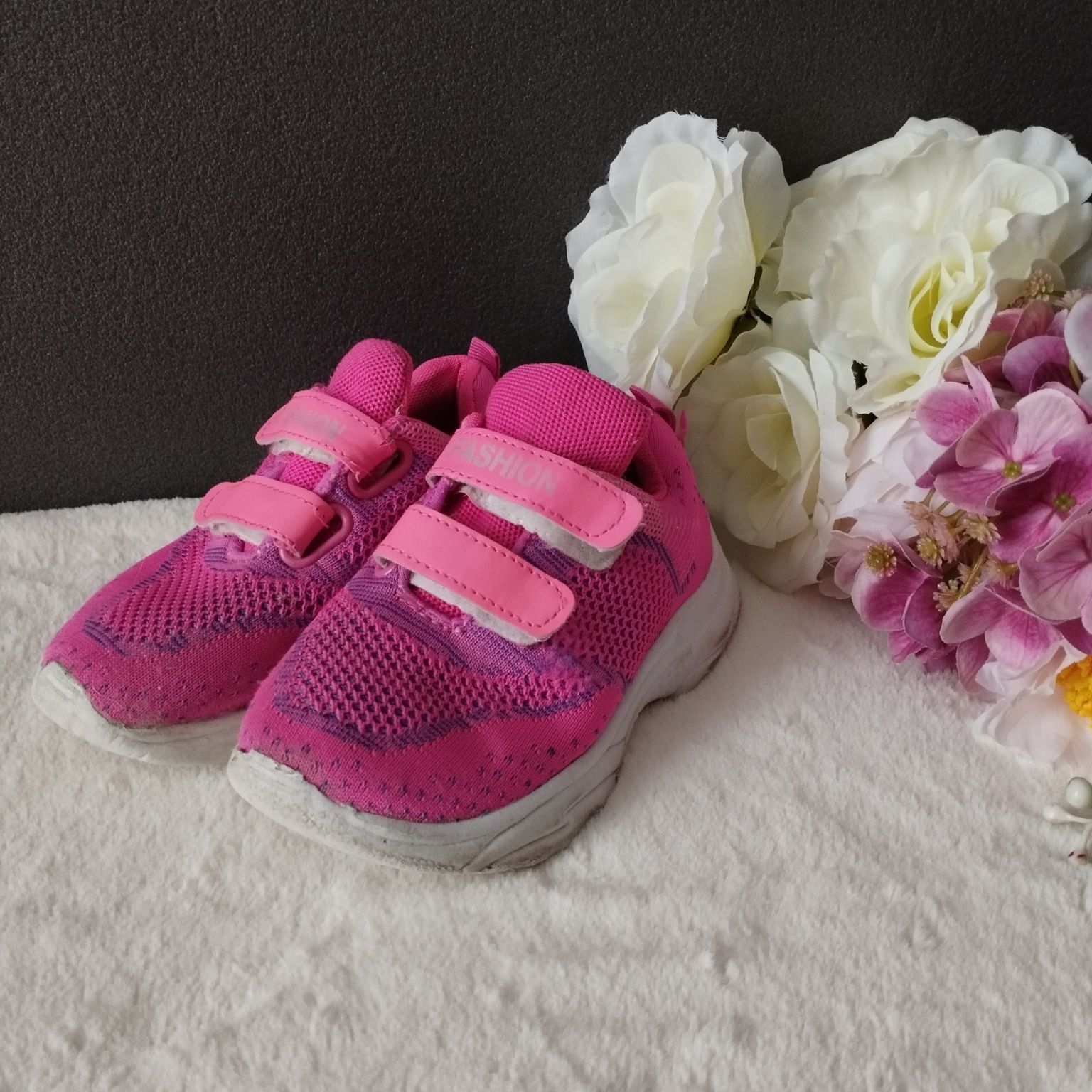 Różowe neonowe buty sportowe dziewczęce rzepy rozmiar 27