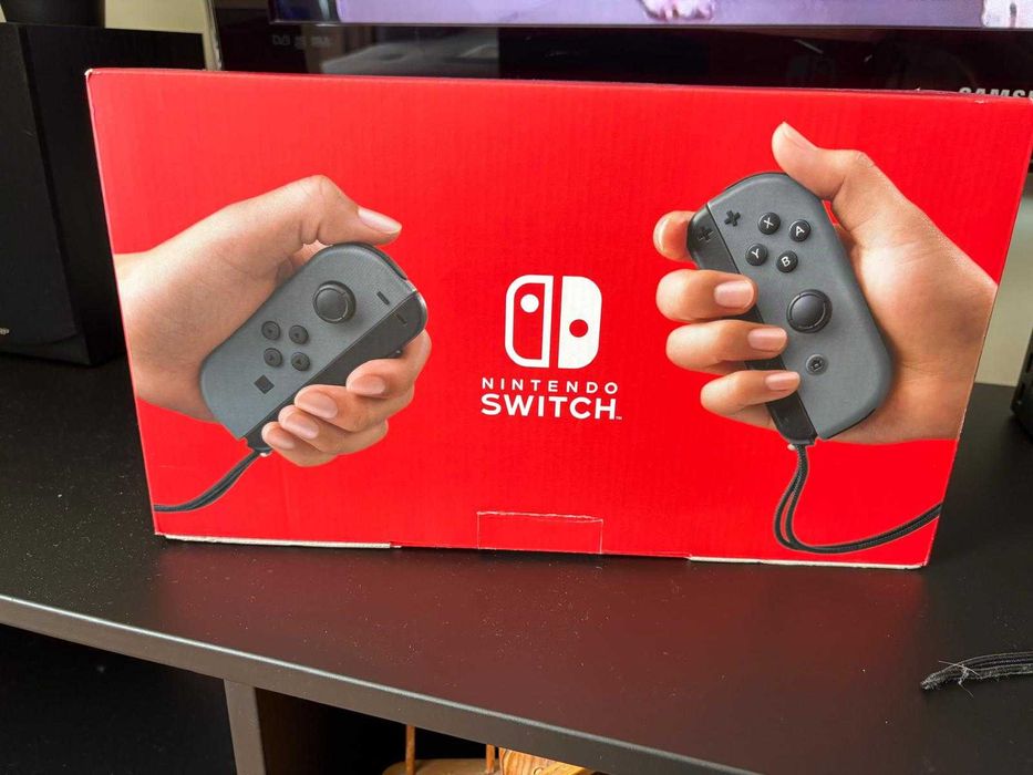 Nintendo Switch 1 (v2) + Controle Extra + 7 jogos