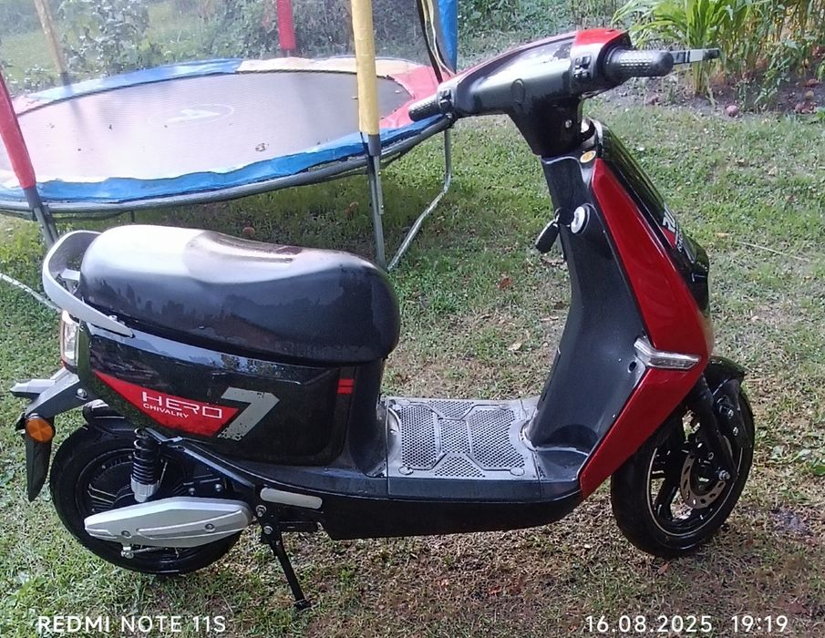 Електроскутер Yadea