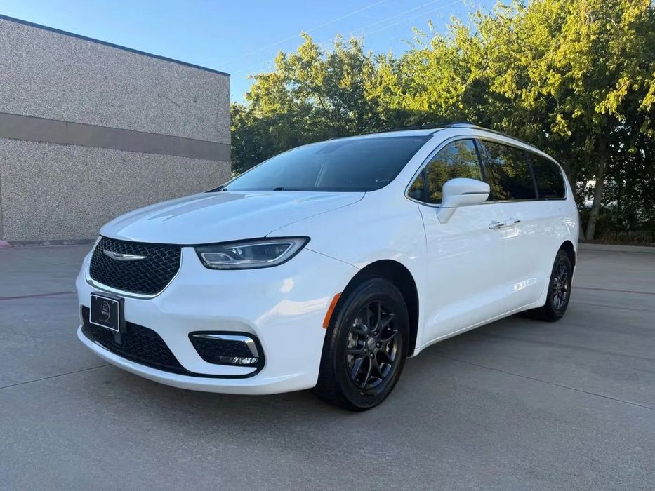 Chrysler Pacifica Chrysler Pacifica 2021 – Komfort i Przestrzeń dla Rodziny