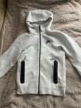 Nike tech fleece був ношений декілька ращів не підійшов по рощміру
