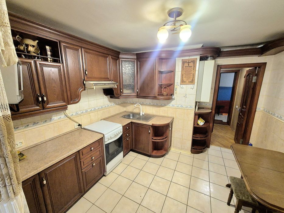 Здається 2-х кім квартира з АВТОНОМНИМ опаленням Польова меблі техніка