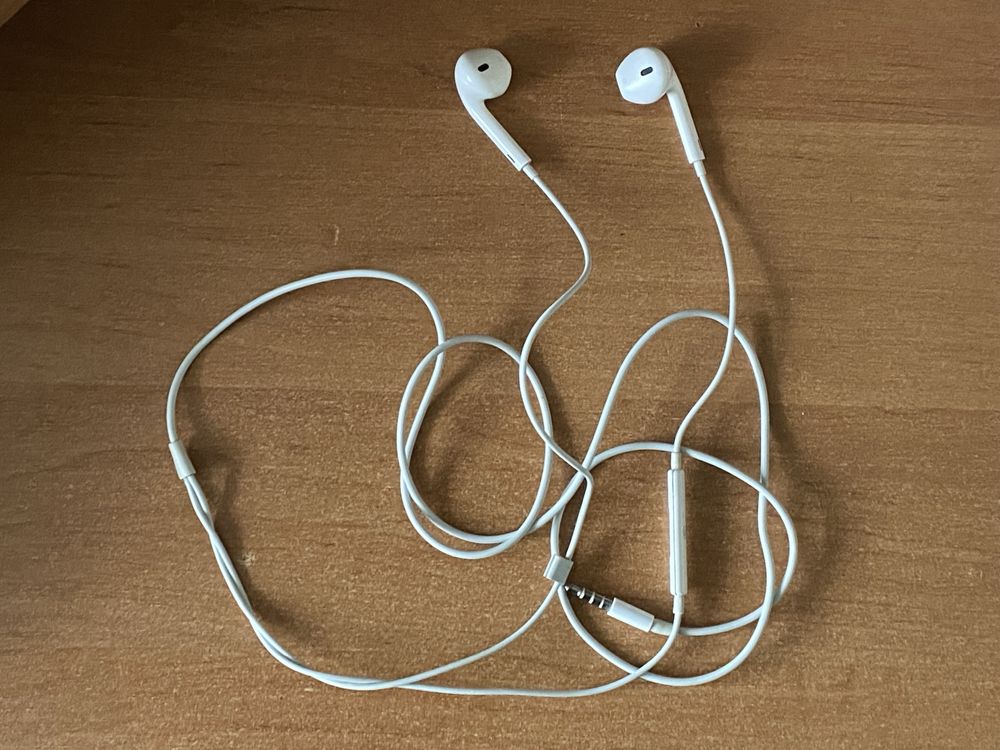 Apple EarPods 3.5 (mini-Jack)