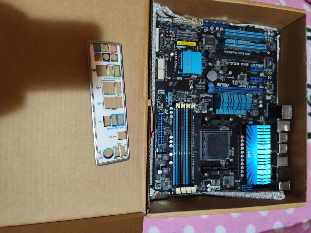 Motherboards FX CPU Support DIGI+ Power Control

R88

1R2

DIGI+ Power