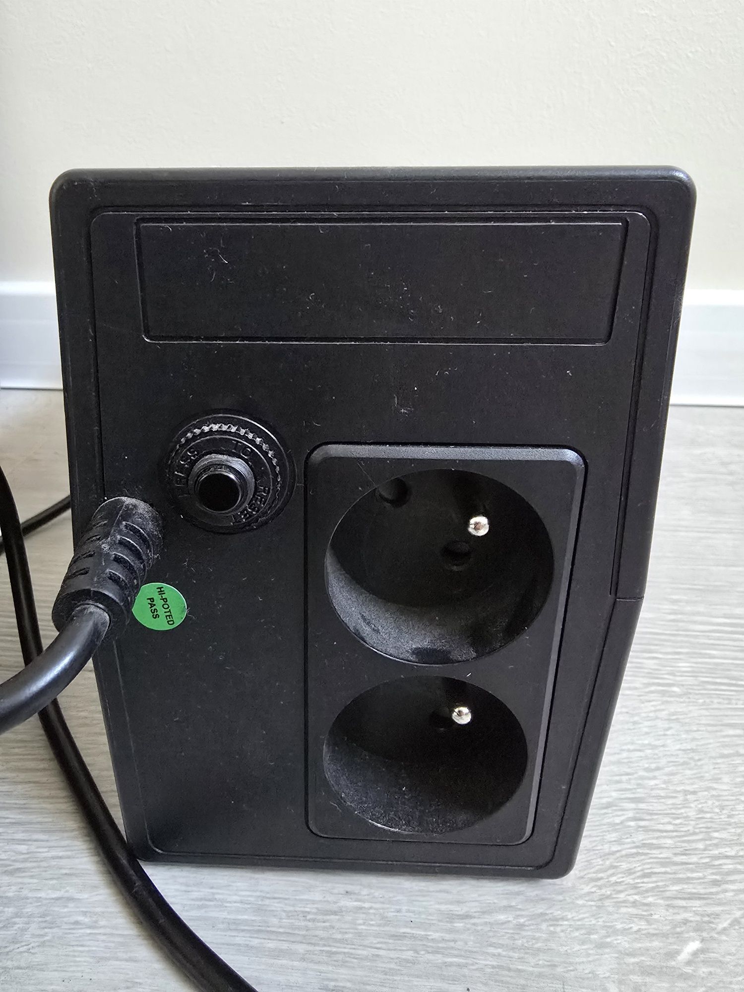 UPS Pico 600 VOLT + bateria