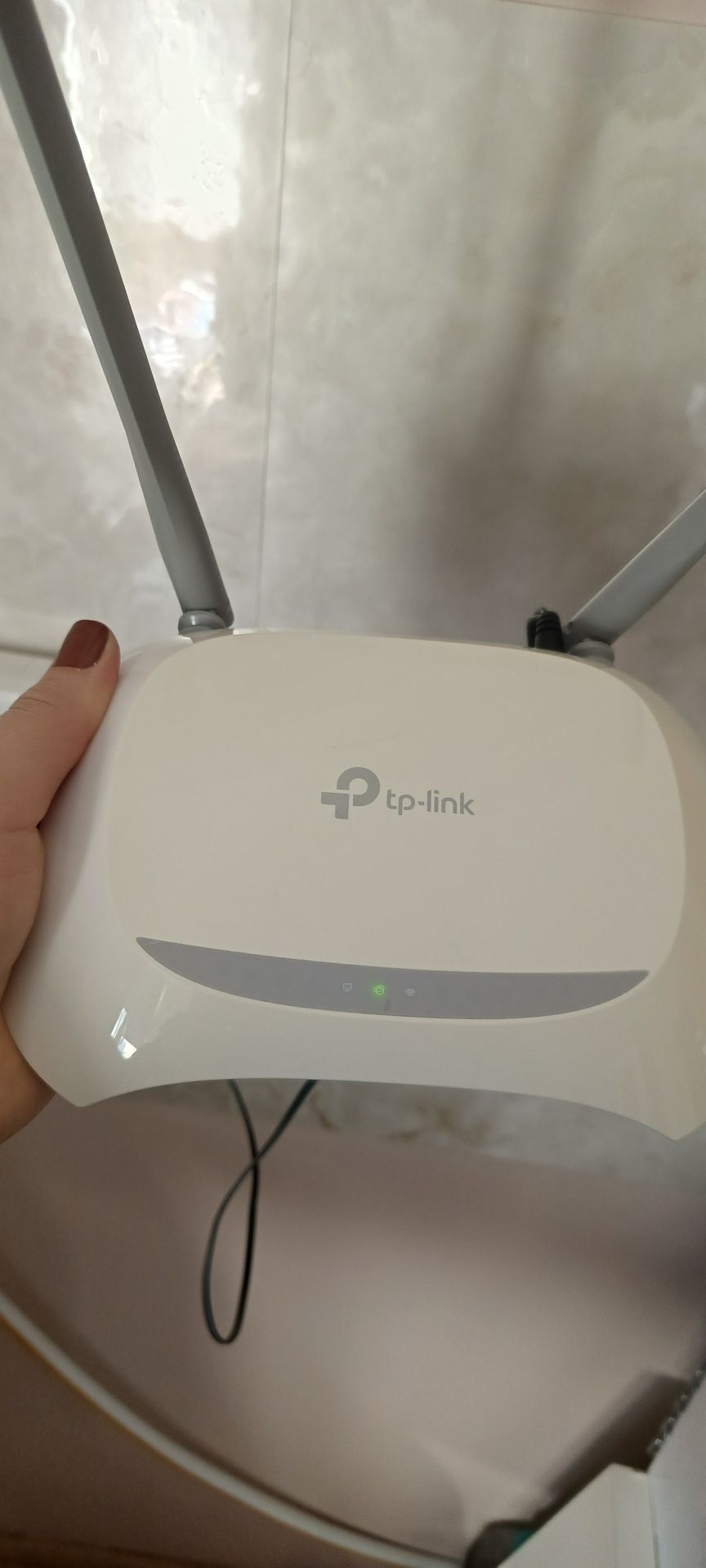 WI-FI роутер tp-link N300 + кабель живлення від power bank 9 V 
Максим