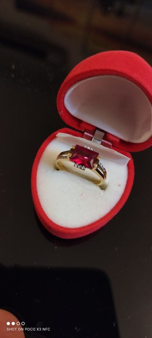 Złoty Pierścionek z Rubinem