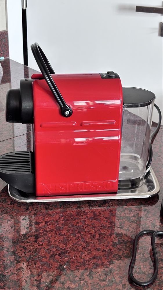 Máquina de Café Krups Nespresso Vermelho
