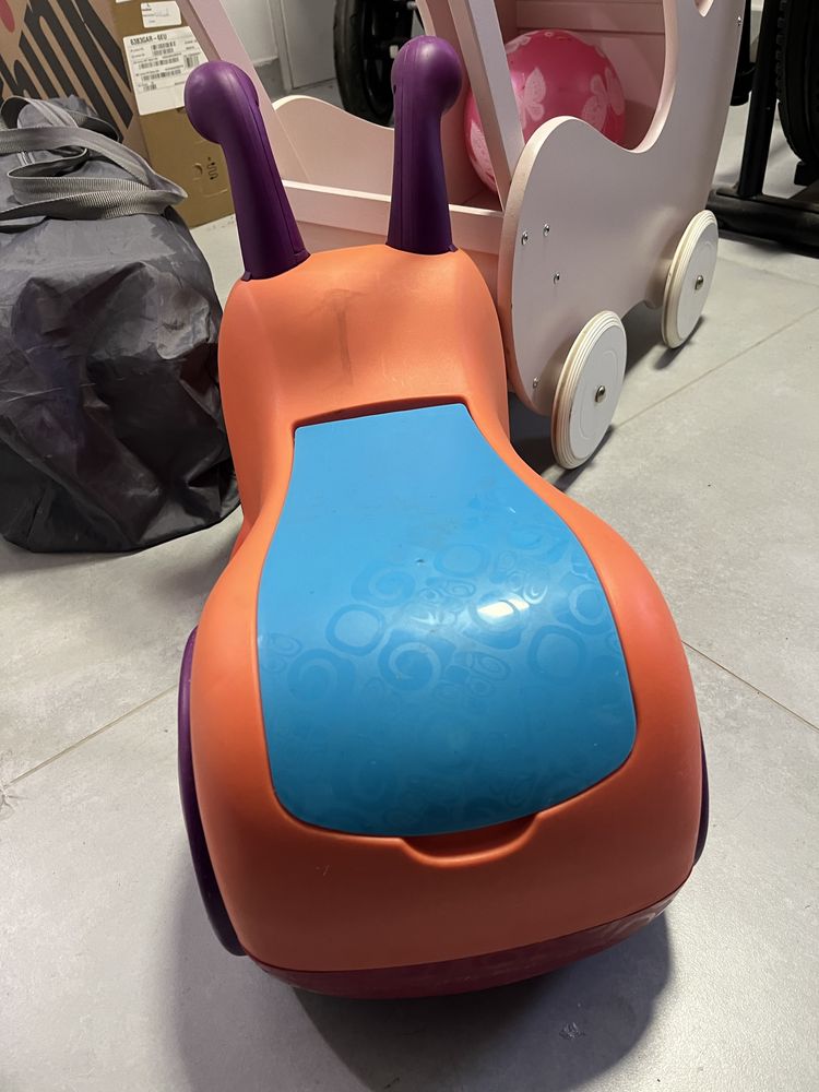 B.Toys Jeździk dla malucha żuczek Buggly