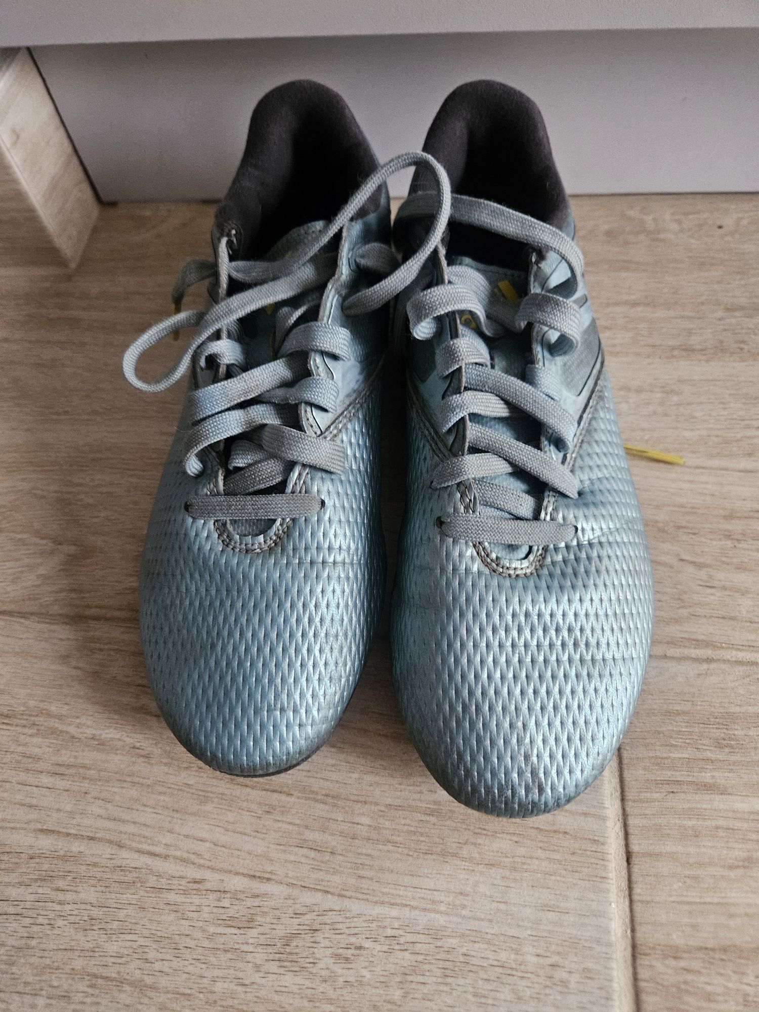 Korki adidas do pilki
