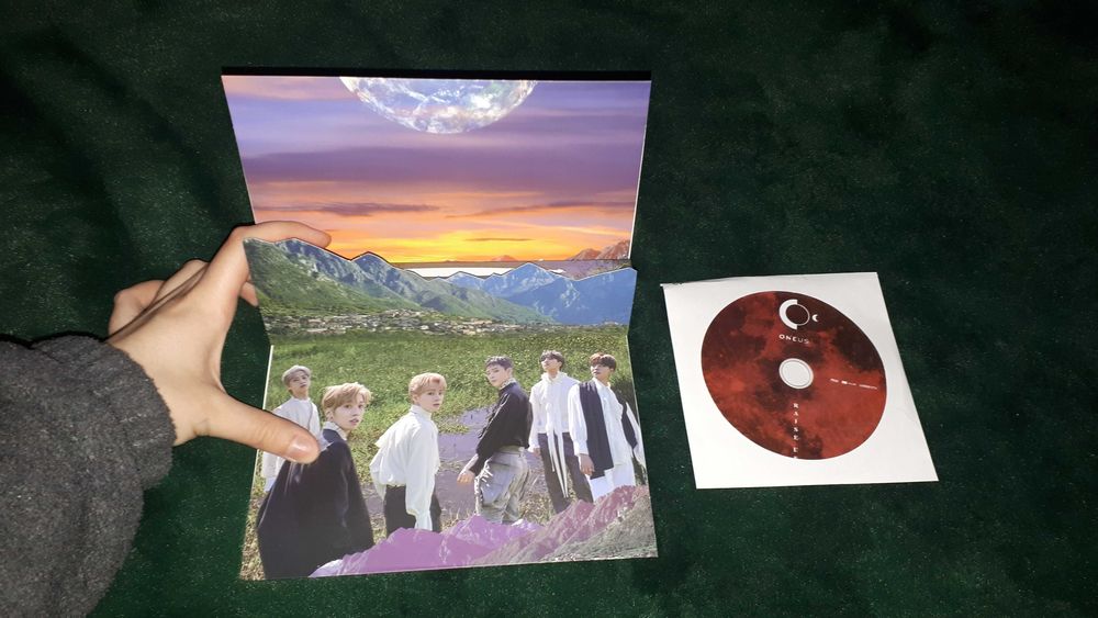 ONEUS "Rise us" wersja Biała