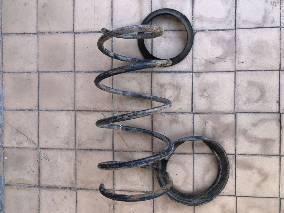 Пружина амортизатора передня BMW E36 316i оригінал