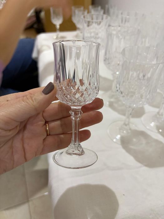 Copos de vinho e licor