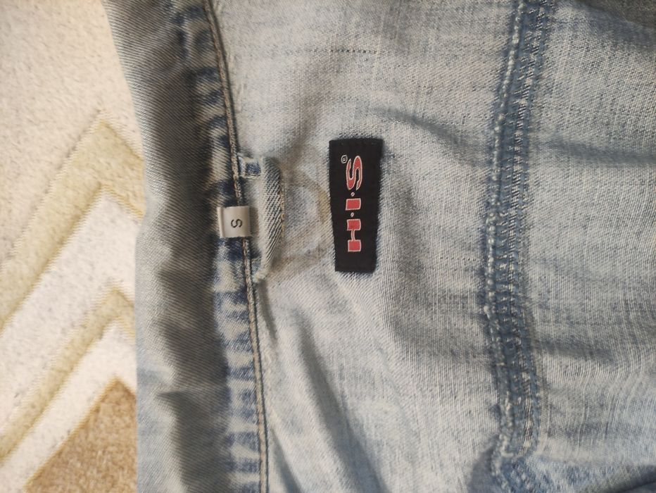 Продам жіночу джинсову куртку