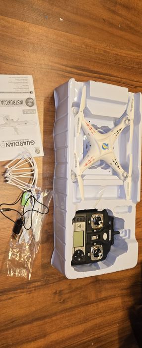 Dron średni do nauki latania syma x5c z kamerą