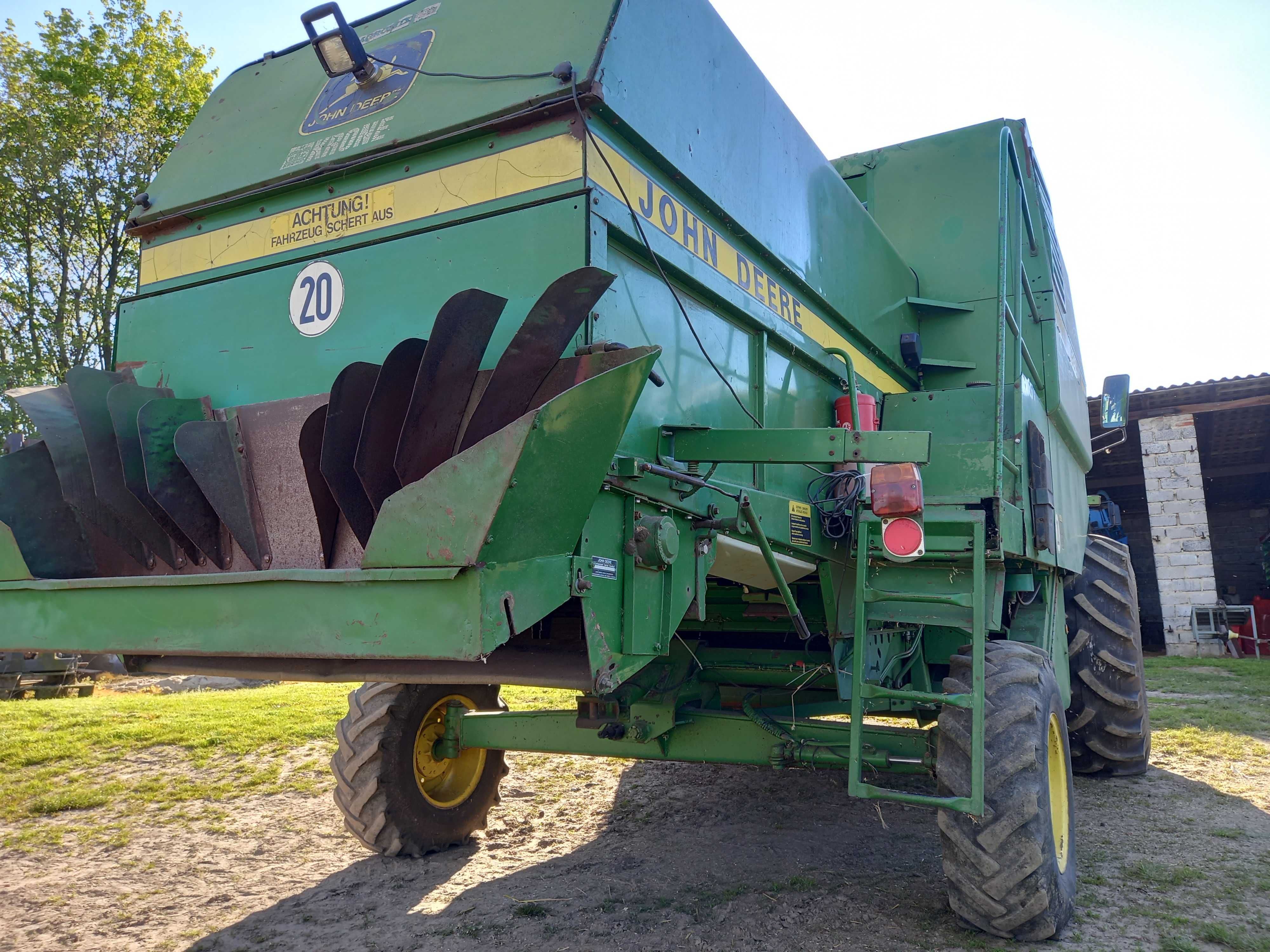 Kombajn zbożowy JOHN DEERE