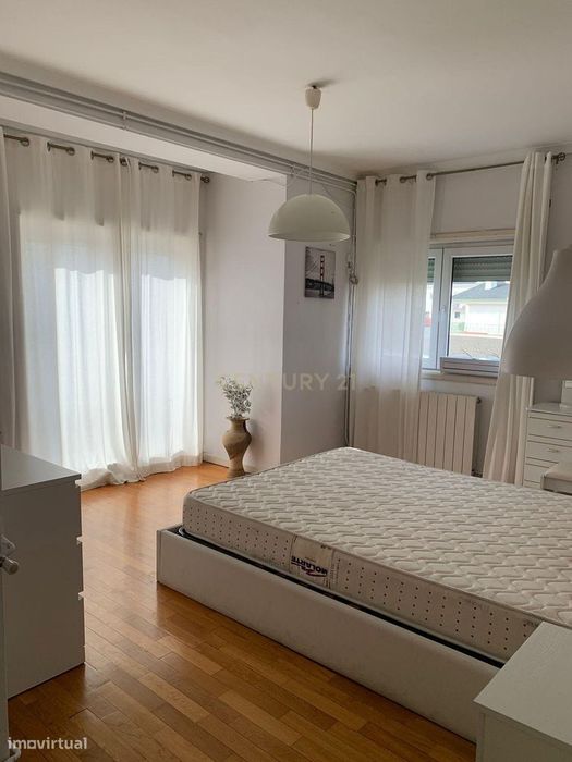 Apartamento Espaçoso em Sernancelhe com Terraço e Garagem