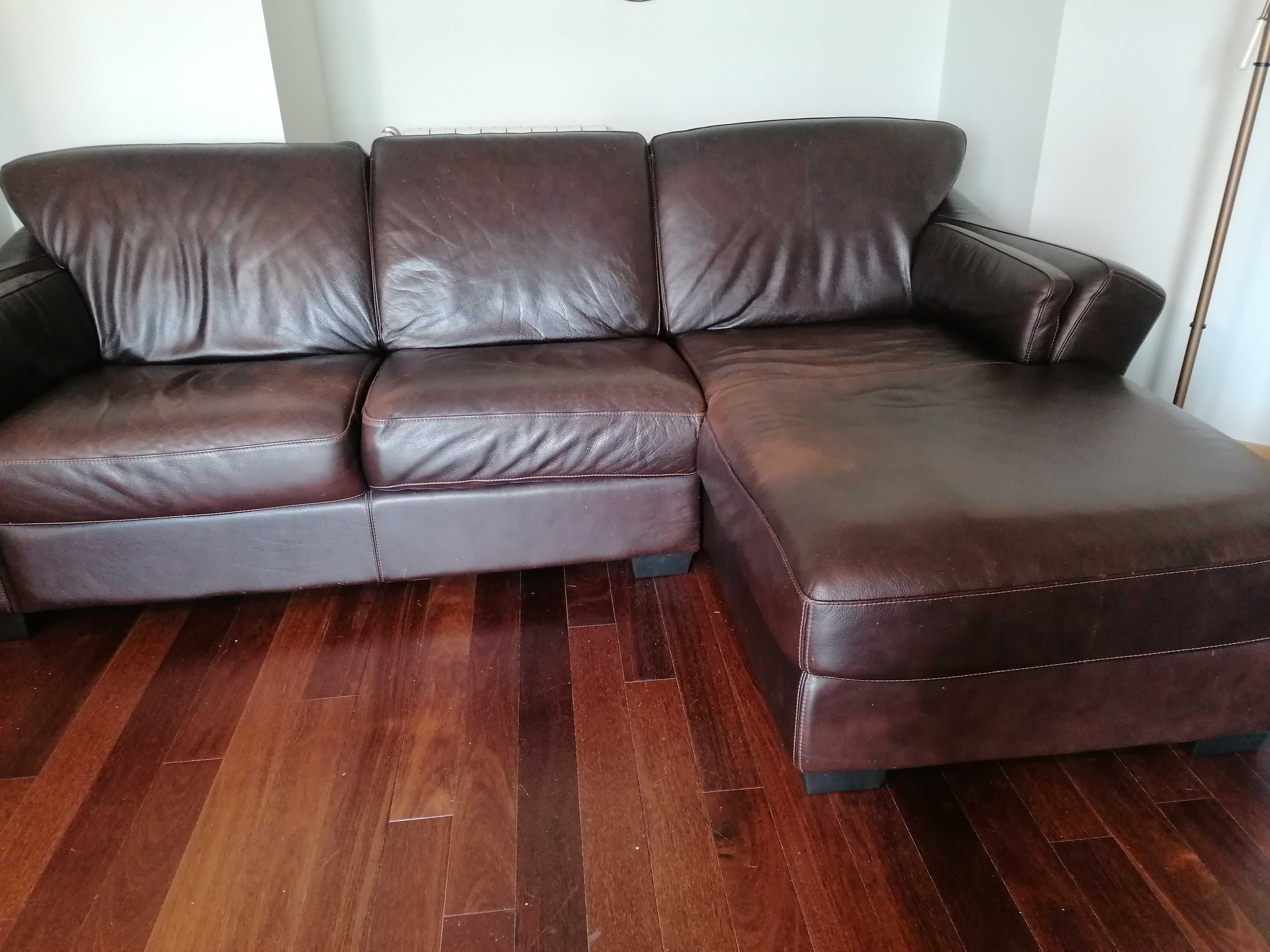 Sofá em Pele Castanho c/ Chaise Longue