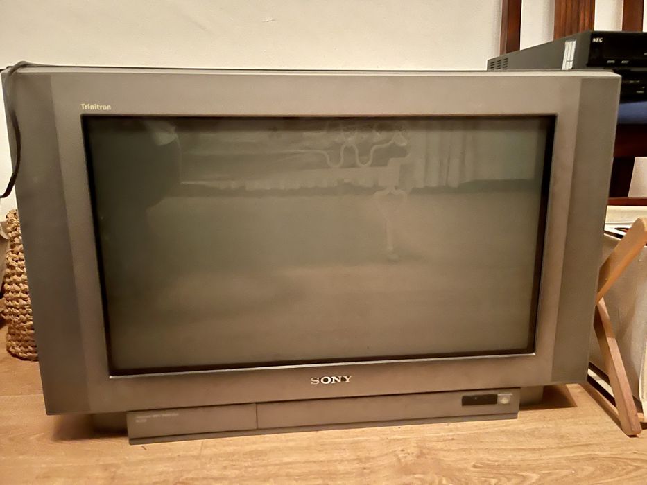 Televisão Sony Trinitron em bom estado