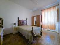 300€- Quarto grande , no Centro de leiria