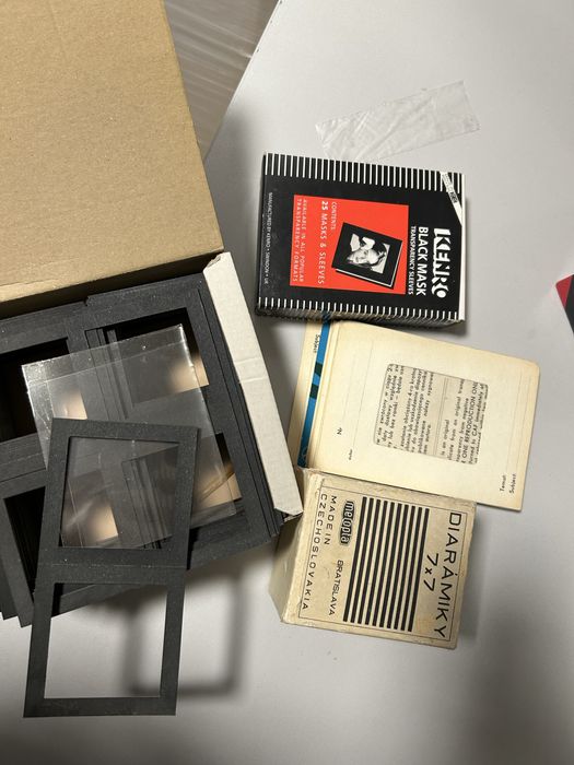 Ramki do przezroczy - papierowe, plastikowe, szklane diaramiky Kenro