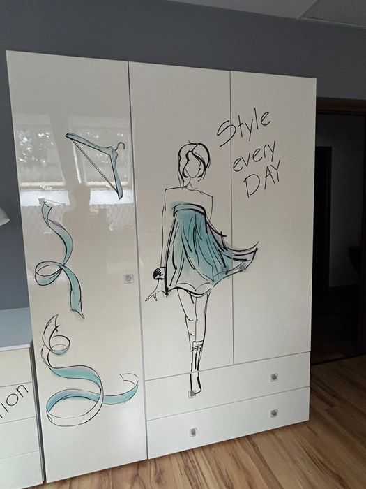 Komplet mebli młodzieżowych białych dla dziewczynki