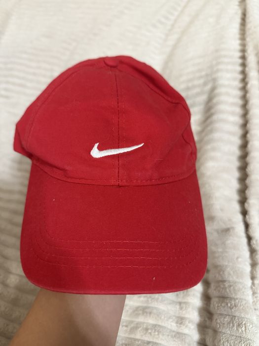 Кепка nike червона