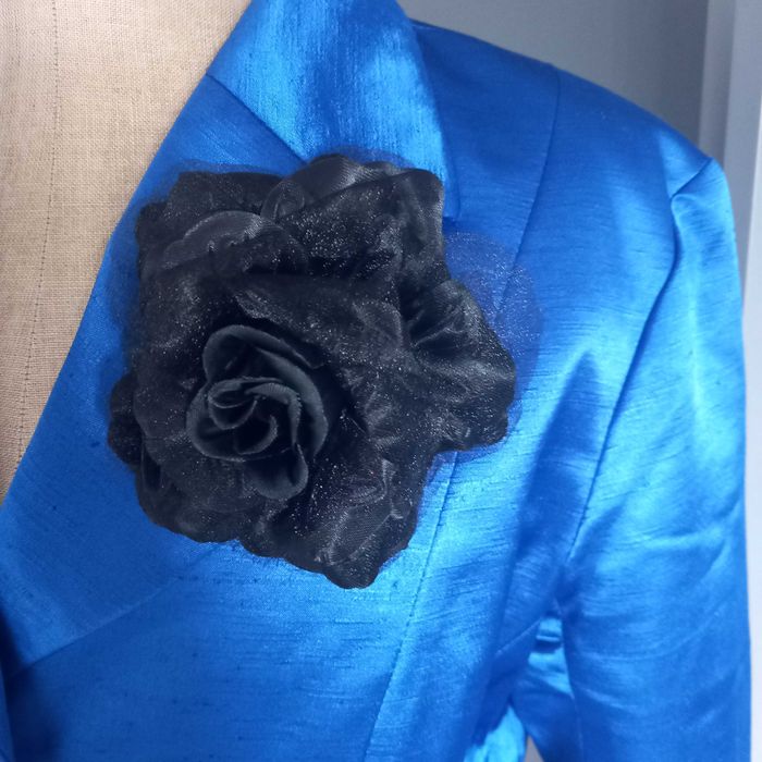 Broszka do ubran torebek czarna