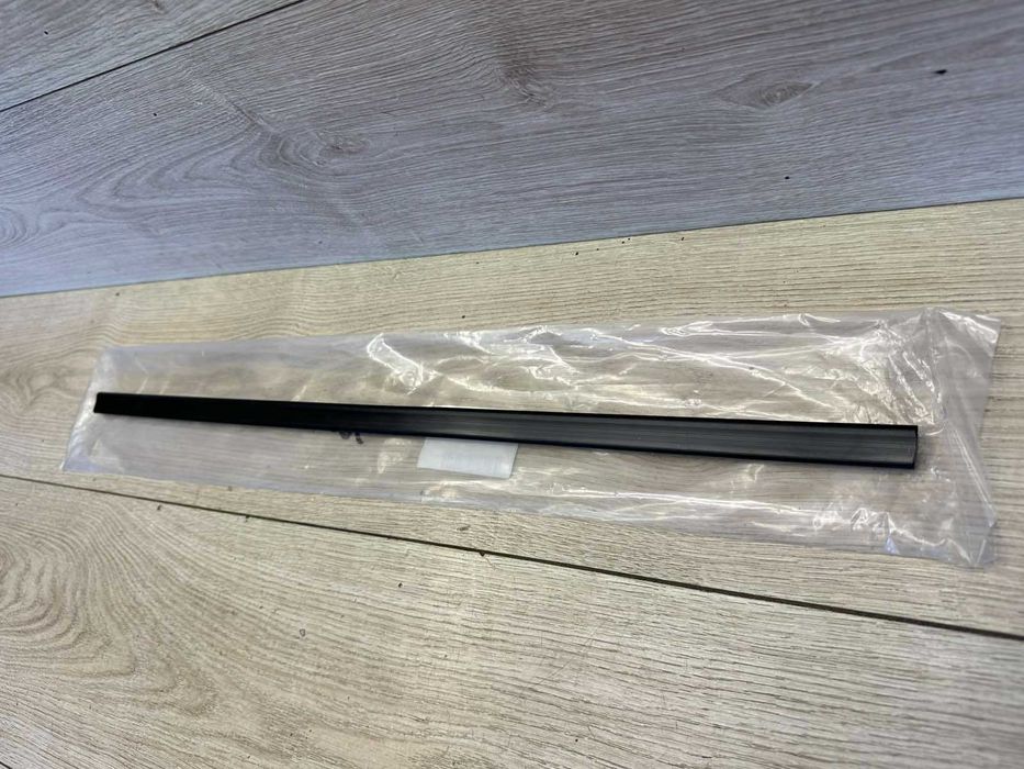 Направляюча вікна передня Fiat Doblo Фиат Добло Направляющая стекла