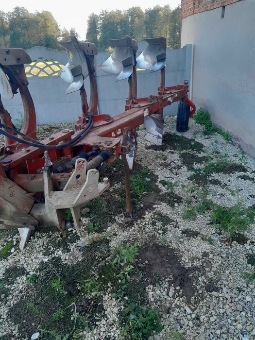 Pług obrotowy 4 skibowy Gregoire Besson