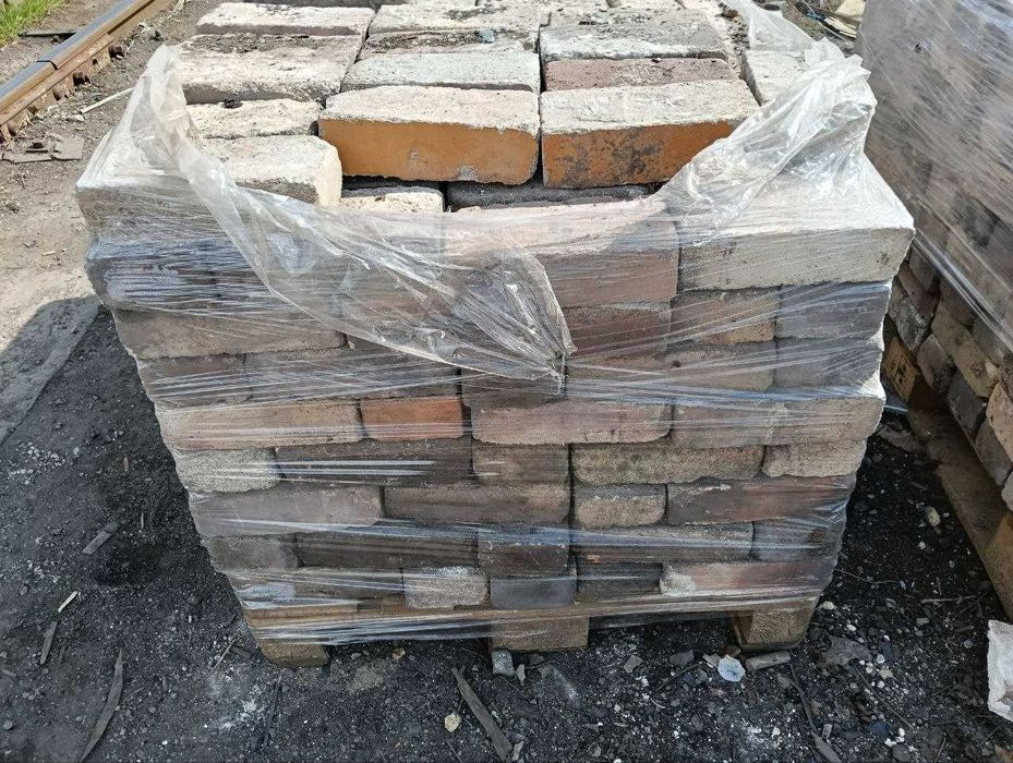 Цегла вогнетривка шамотна б/в (чиста)