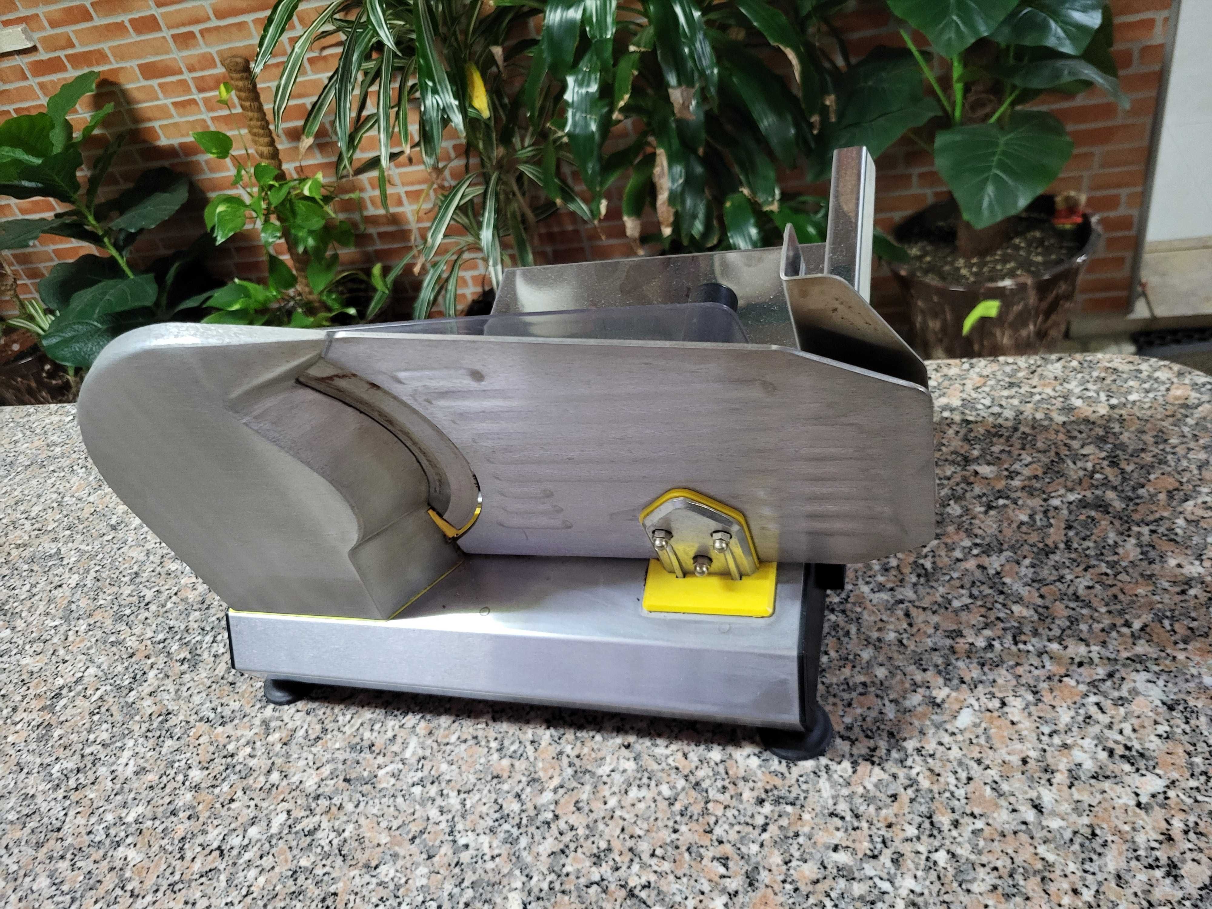 Maquina de cortar