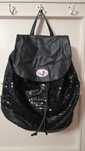 Mochila Preta brilhante Claire's