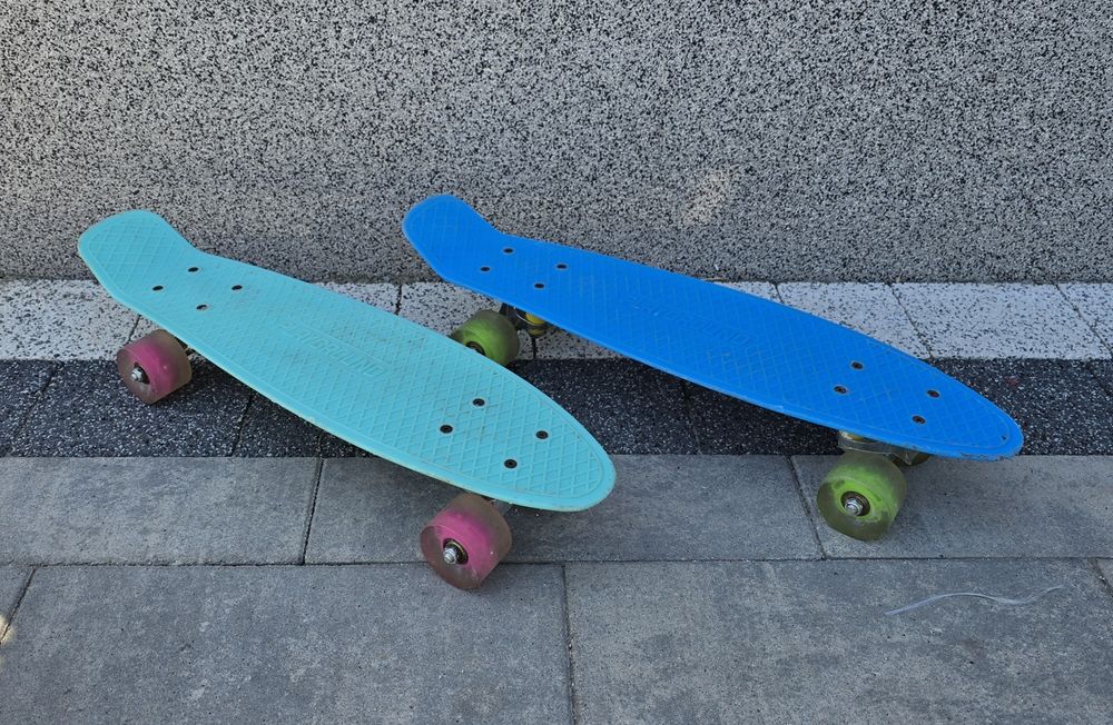 Deskorolka Palyground z świecącymi kółkami