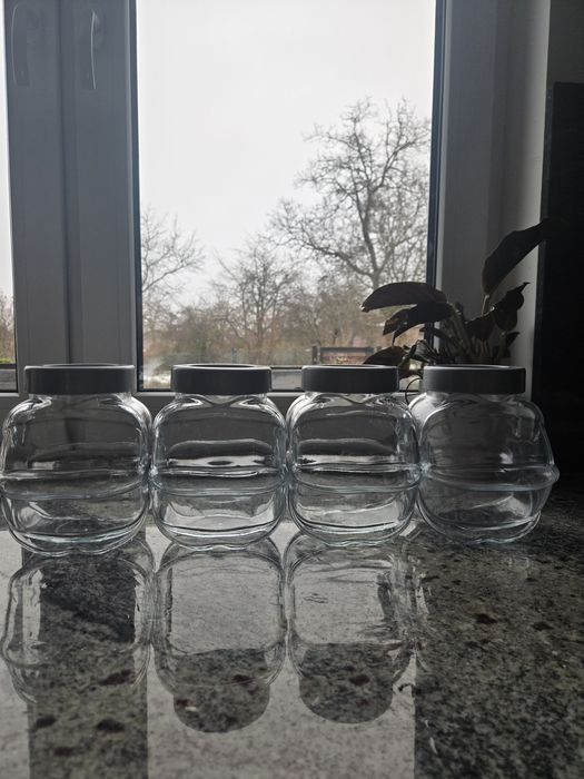 4 duże szklane pojemniki Ikea