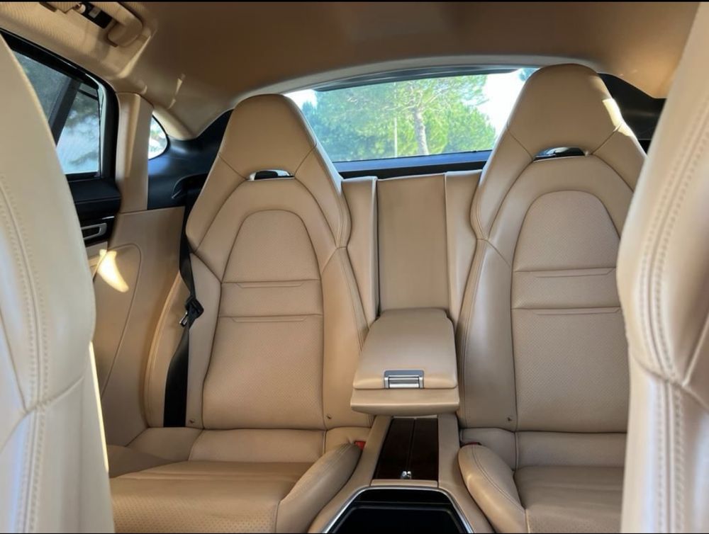 Porsche panamera 4 e-hybrid