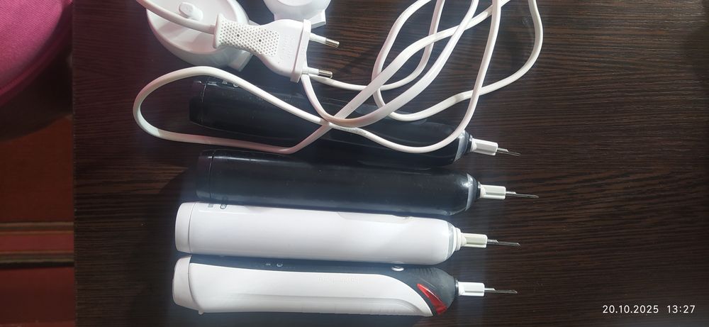 Електрична зубна щітка Oral-B.