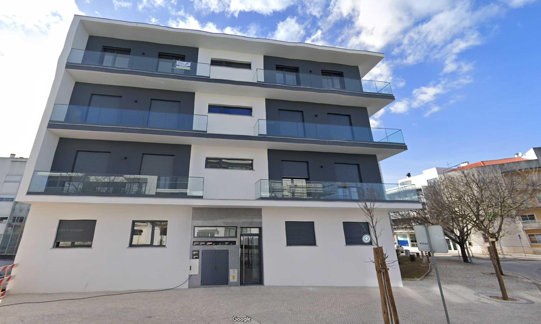 Apartamento T3 (2022) localizado no centro de Condeixa-a-Nova