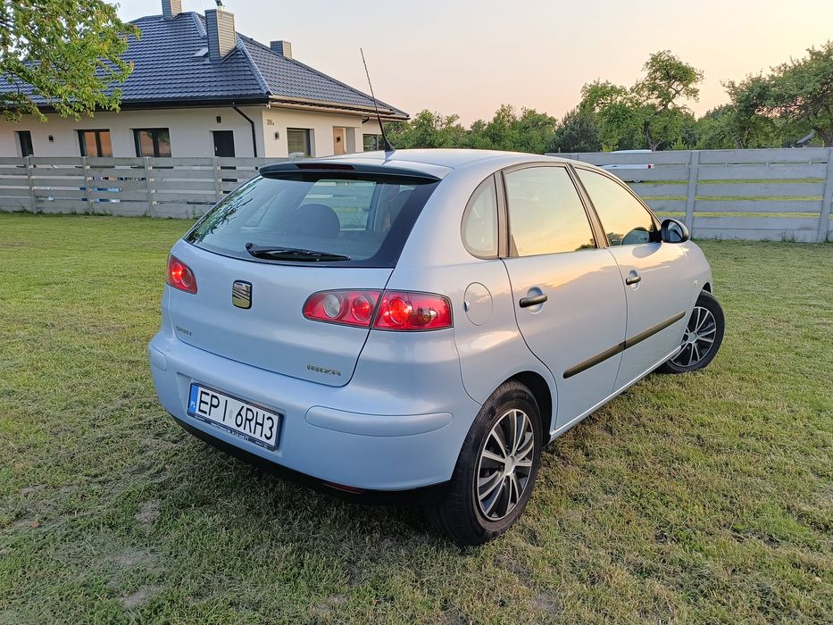 Seat Ibiza 2005r 1.4 MPI 5 drzwi klima zarejestrowany opłaty na rok
