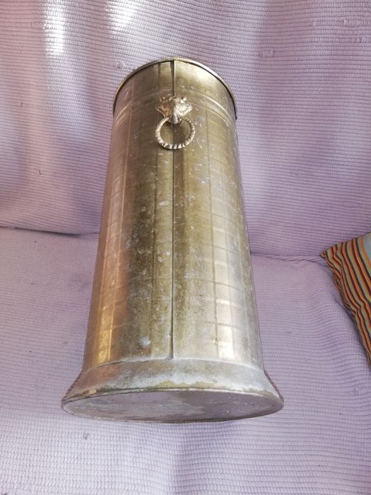 Chapeleira E vaso em cobre.