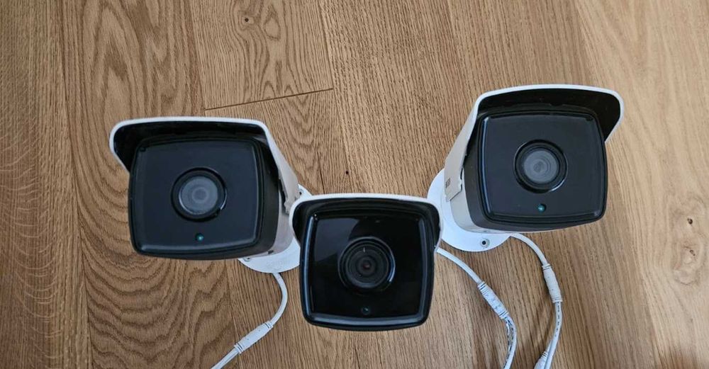 3 kamery IP hikvision 4Mpx DS-2CD2T42WD-I8