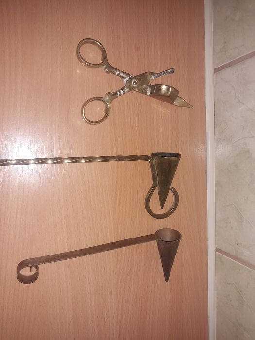 Mosiężne akcesoria  do świec.