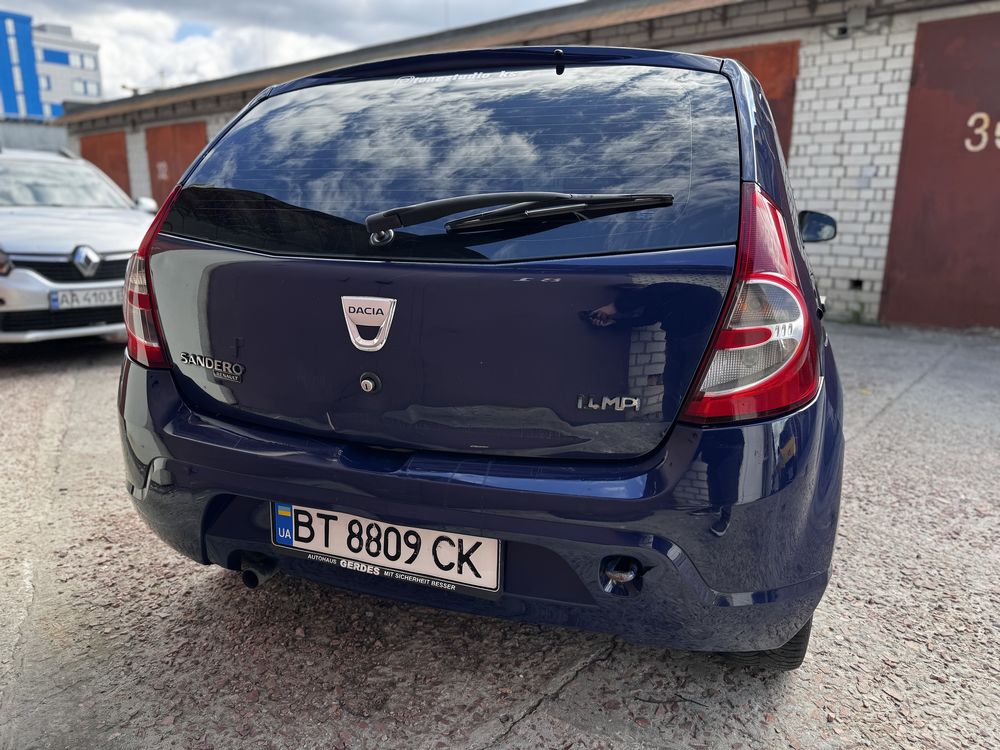 Dacia Sandero 1.4 газ/бензин 2009 року