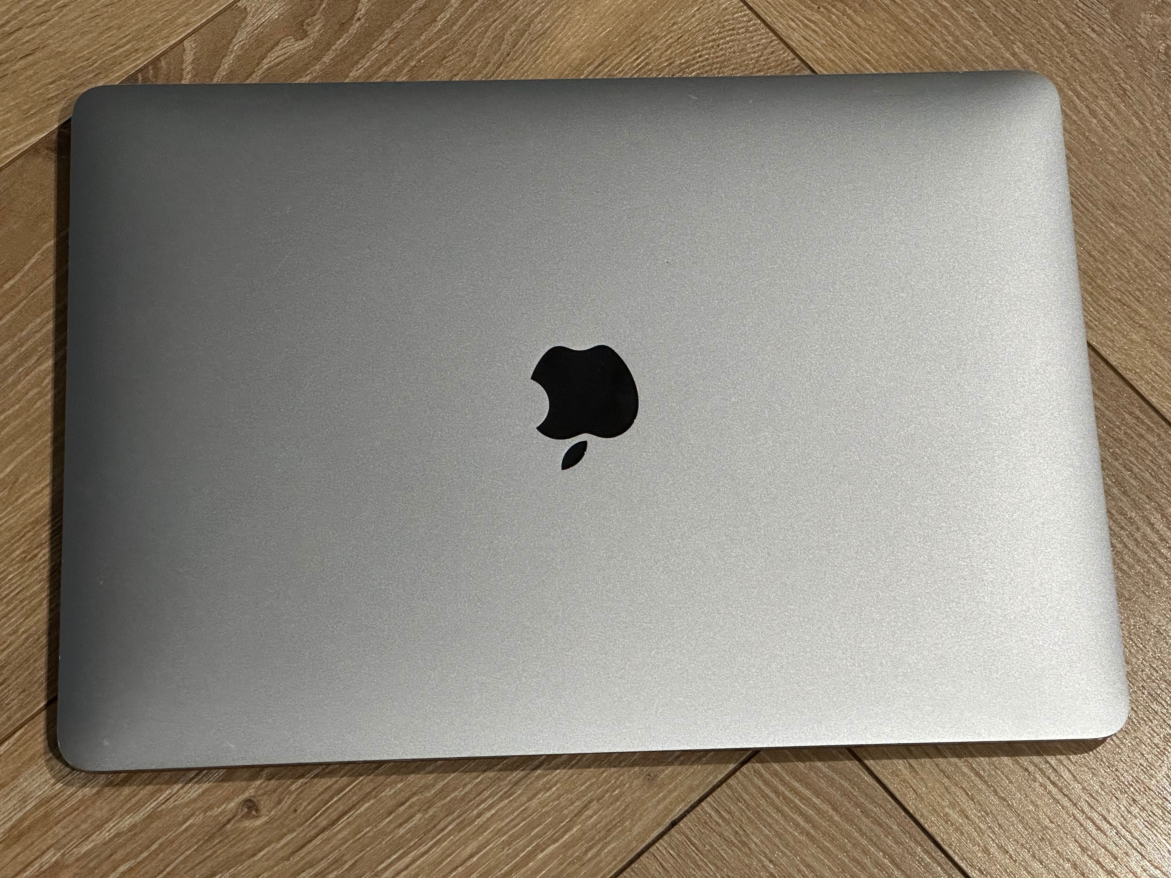 Macbook Air M1 16/256 A2337