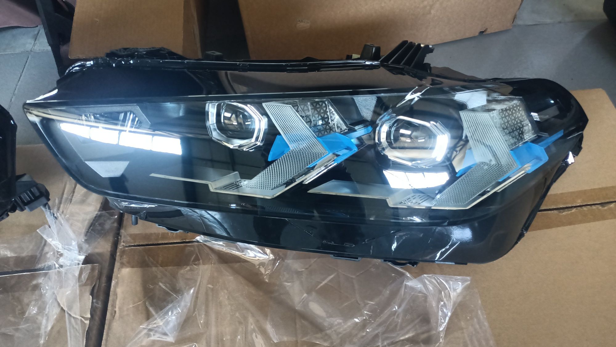 Оптика Full LED в стиле  LCI 2023+ для BMW x5/x6, G05/G06 2018-2022