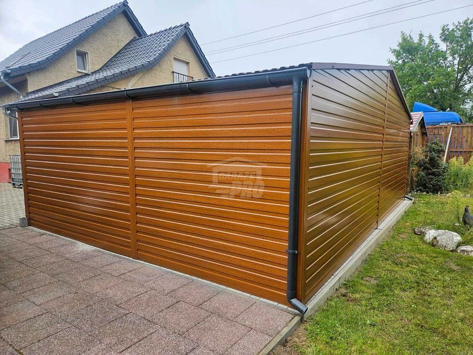Garaż blaszany 7x6 Brama - drzwi złoty dąb  Dach rynny GP598